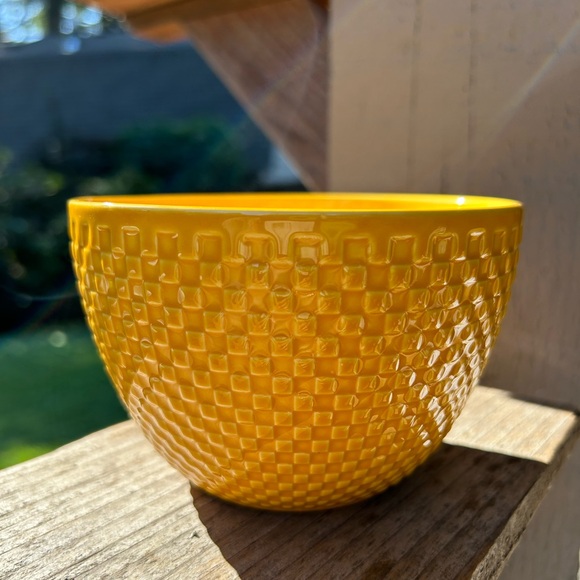 Dowan cup oversized 24oz textured bold bright sunflower yellow - Picture 2 of 6